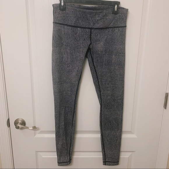 LULULEMON leggings black white reflective logo - Picture 2 of 14